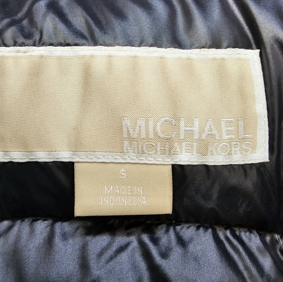 Michael Kors Puffer Jacket - Picture 6 of 7